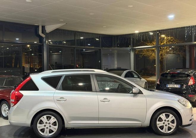 Kia Ceed d SW Ceed 1.6 CRDi 90 Active Gris de 2011