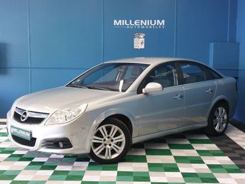  Voir d&eacute;tails -Opel Vectra 1.9 CDTI150 COSMO BA 4P &agrave; Royan (17)