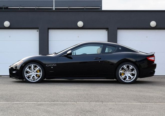 Maserati Gran Turismo S Noir de 2011