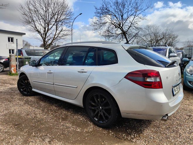 Renault Laguna III ESTATE 2.0 dCi 150 ch GT 4Control *  Gris de 2011