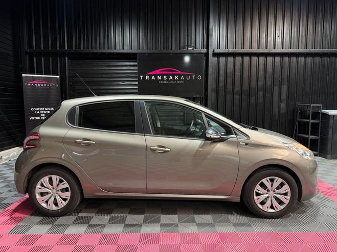 Peugeot 208 1.2 VTi 82ch STYLE BVM5 COURROIE DE DIST Gris de 2015