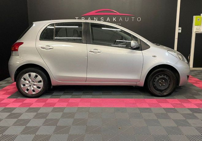 Toyota Yaris 1.3 VVT-i 100ch ORIGINE FRANCE Gris de 2009