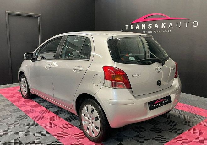 Toyota Yaris 1.3 VVT-i 100ch ORIGINE FRANCE Gris de 2009