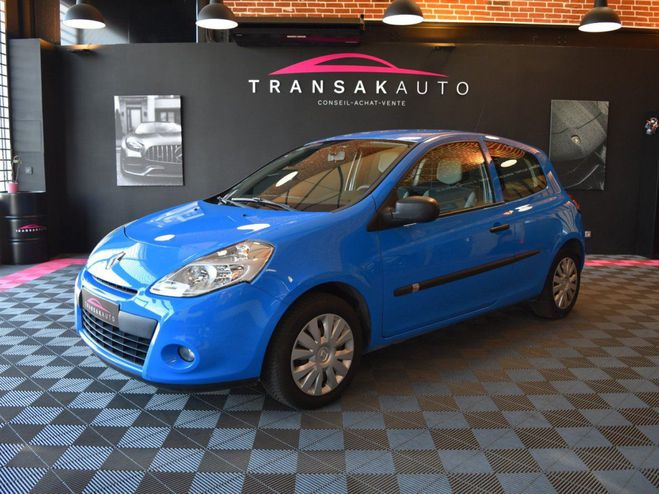 Renault Clio III SOCIETE DCI 75 ECO2 GENERIQUE EURO 5 Bleu de 2011