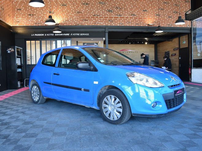 Renault Clio III SOCIETE DCI 75 ECO2 GENERIQUE EURO 5 Bleu de 2011