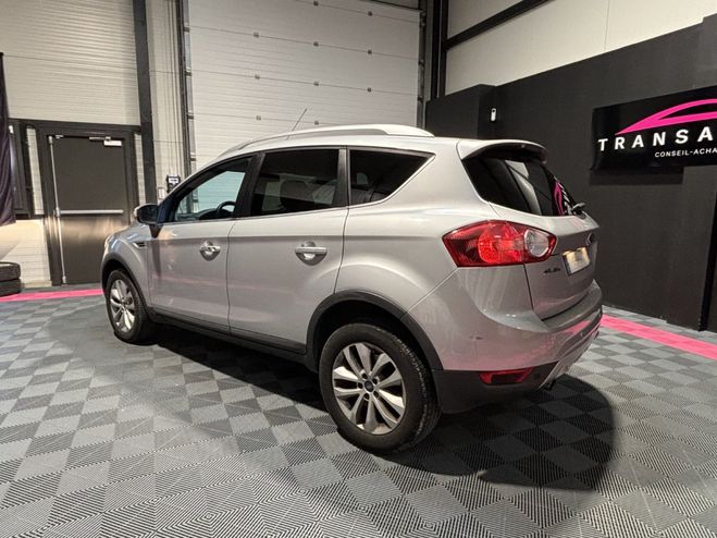 Ford Kuga 2.0 TDCi 136 DPF 4x2 Titanium - courroie Gris de 2010