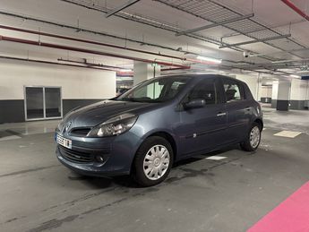  Voir d&eacute;tails -Renault Clio III CONFORT DYNAMIQUE 1.4 16V &agrave; Asni�res-sur-Seine (92)