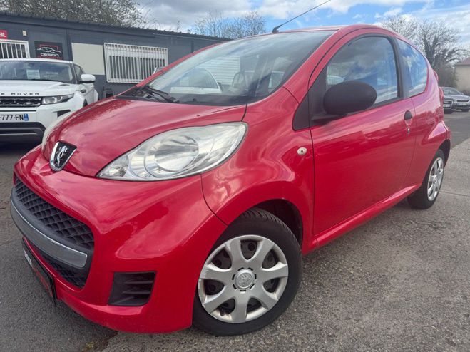 Cliquer pour voir la photo suivante Peugeot 107 1.0i 12V 68CH Trendy 3p Rouge de 2011
