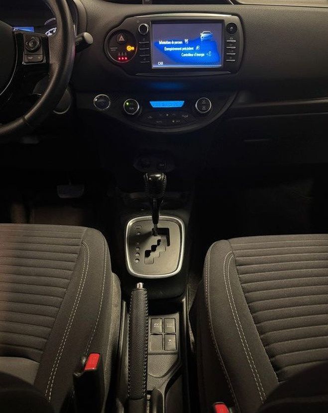 Toyota Yaris 1.5 vvti 100h 75ch full-hybrid dynamic b Rouge de 2018