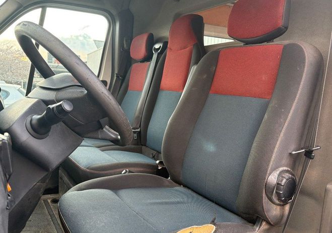 Renault Master vu fourgon 2.3 dci 100ch 33 l2h2 confort Blanc de 2011