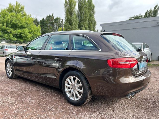 Audi A4 AVANT 2.0 TDI 136ch Business Line Marron de 2015