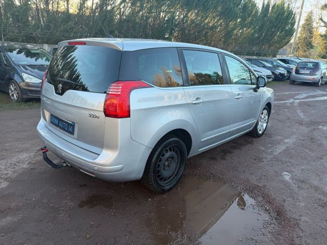 Peugeot 5008 S�rie Sp�ciale Family 5pl 1.6 HDi 112ch  Gris de 2011