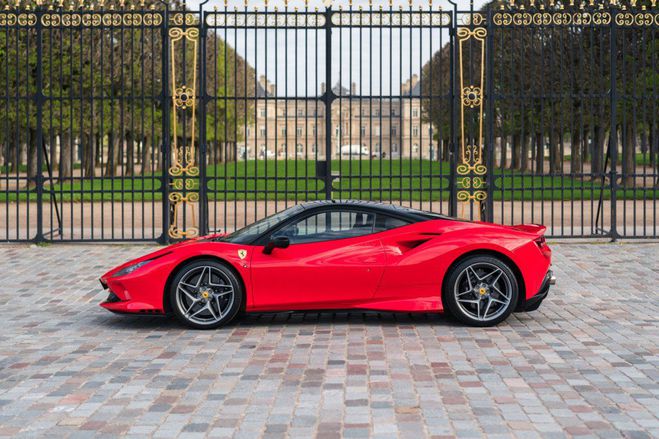 Ferrari F8 Tributo *Rosso Scuderia* Rosso Scuderia Verni de 2019