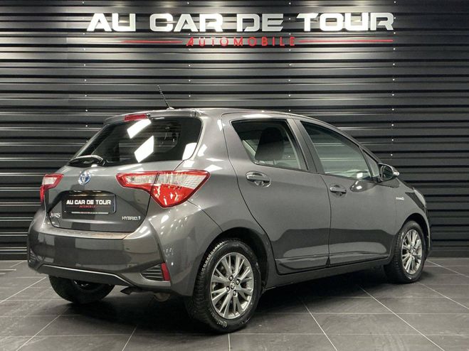 Toyota Yaris III 100h Dynamic 5p GRIS de 2018