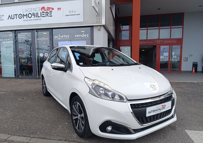Peugeot 208 Phase 2 1.2 THP 110 cv 5P ALLURE Distri  Blanc de 2015