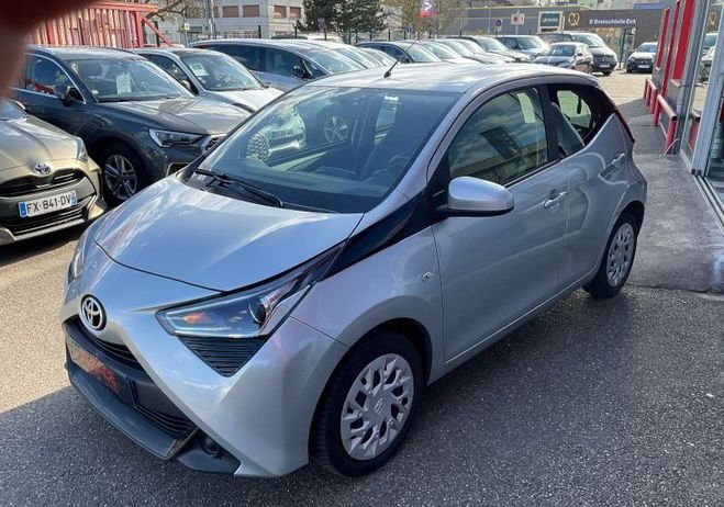Toyota Aygo 1.0 VVT-I 72CH X-PLAY 5P MY21 Gris de 2021