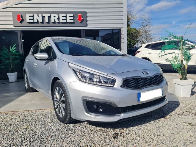 Kia Ceed d 1.6 CRDi 110 CV * PACK ACTIVE * REPRIS Gris Clair de 2018