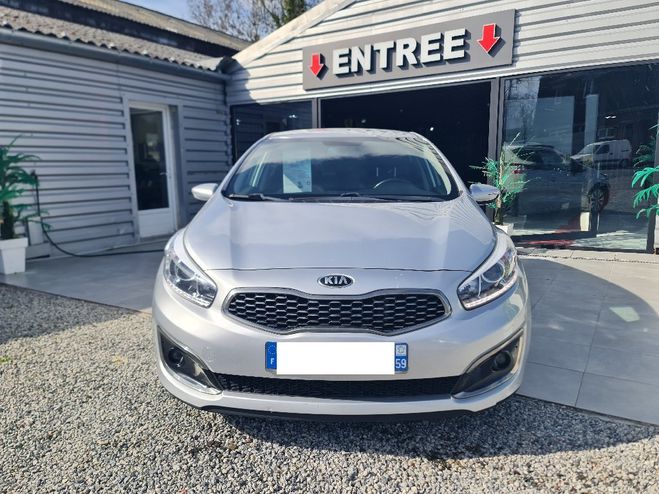 Kia Ceed d 1.6 CRDi 110 CV * PACK ACTIVE * REPRIS Gris Clair de 2018