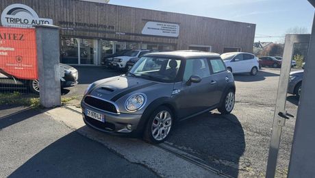 Mini Cooper R56 1.6i - 211 John Works - Clim + SUIVI 2009 d'occasion a Brive-la-Gaillarde (19)