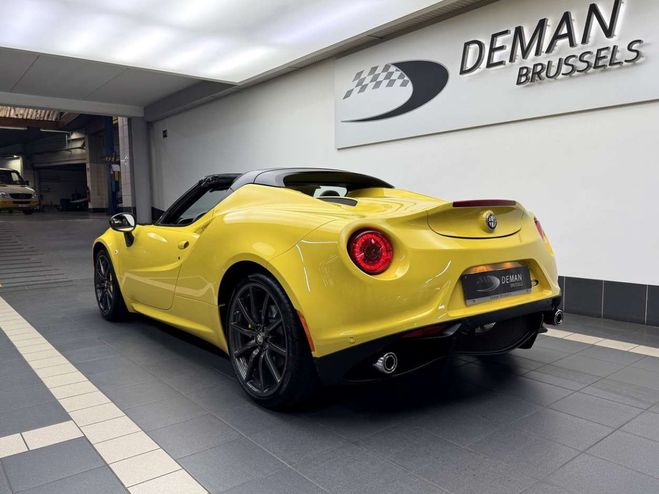 Alfa romeo 4C Spider Jaune de 