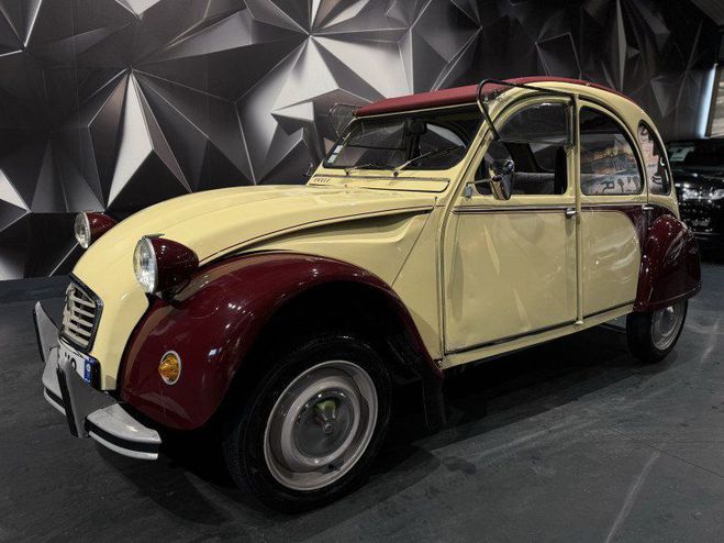 Citroen 2 CH AZKA 2CV6 602 CM3 29 CH Jaune/bordeaux de 1984