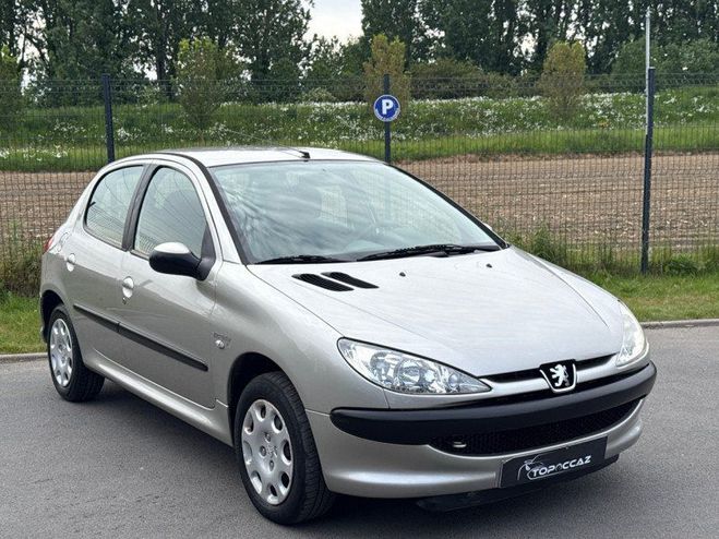 Peugeot 206 1.1 ESSENCE 60CH * 98.000KM * 5 PORTES * GRIS de 2005