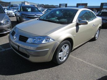  Voir d&eacute;tails -Renault Megane CC II 1.6 EN L ETAT &agrave; Aubi�re (63)