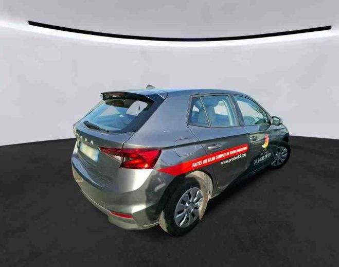 Skoda Fabia 1.0 MPI 80CH ACTIVE *TVA RECUPERABLE* Gris F de 2023