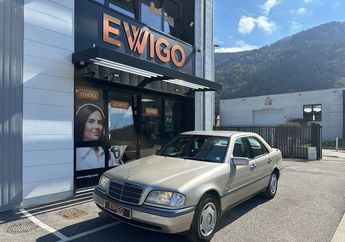  Voir d&eacute;tails -Mercedes Classe C 2.0 200 135ch elegance 1ere main entreti &agrave;  Le Versoud (38)