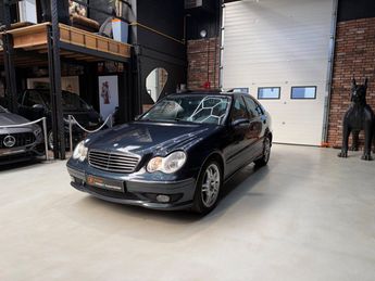  Voir d&eacute;tails -Mercedes Classe C W 203 C32 AMG TOIT OUVRANT &agrave; Saint-Ouen-l'Aum�ne (95)