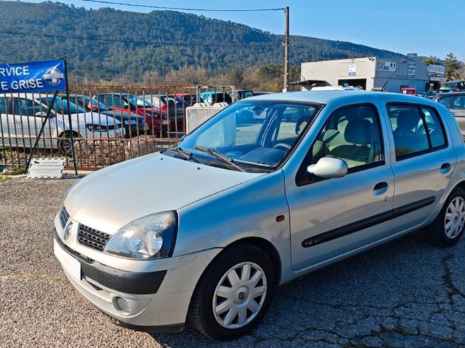 Renault Clio 1.4i Grise de 2001