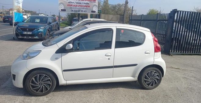 Peugeot 107 1.0 68 TRENDY 2-TRONIC 5 PORTES Blanc de 2010