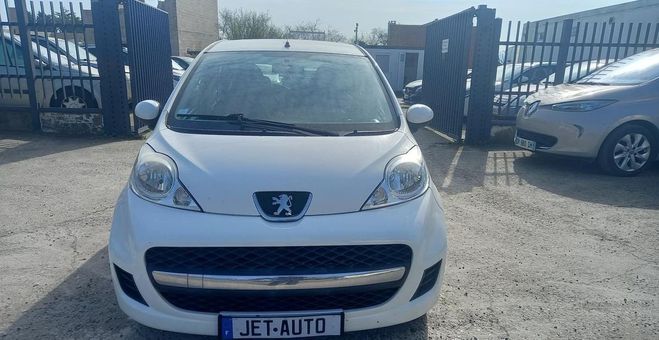 Peugeot 107 1.0 68 TRENDY 2-TRONIC 5 PORTES Blanc de 2010