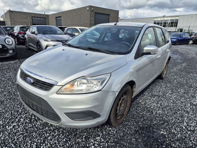 Ford Focus 1.6 TDCi Ambiente DPF Clim Marchand ou E Gris de 