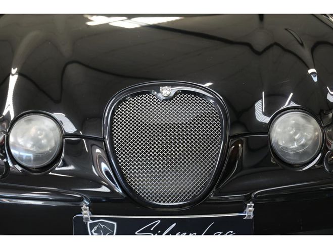 Jaguar S Type R 4.2i V8 406 Suraliment� BVA / CG FRANC NOIR de 2002