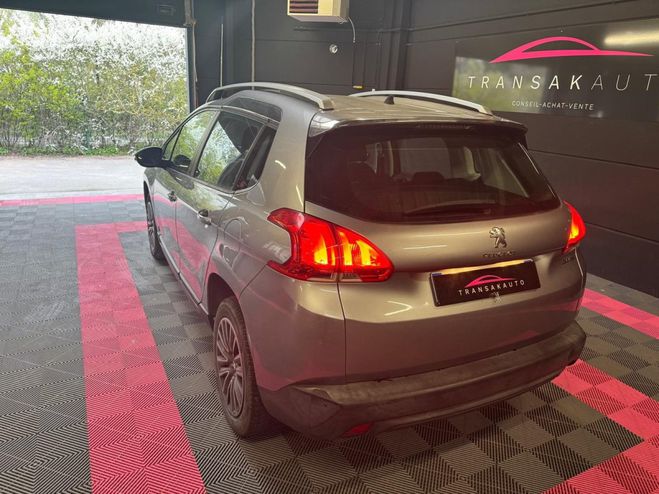Peugeot 2008 1.2 82ch BVM5 Active / Suivi / Distribut Gris de 2015