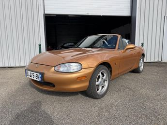  Voir d&eacute;tails -Mazda MX5 5 1.6i - NB ROADSTER &agrave; Fleurieux-sur-l'Arbresle (69)