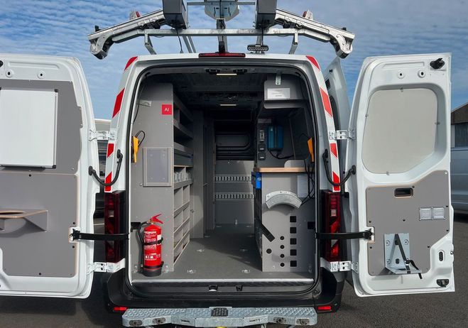 Renault Master 39950 ht L2H2 150cv Atelier   Porte-�che Blanc de 2025