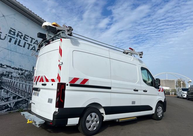 Renault Master 39950 ht L2H2 150cv Atelier   Porte-�che Blanc de 2025