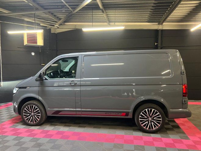 Volkswagen Transporter 6.1 VAN T6 L1H1 2.0 TDI 150 / BOITE AUTO Gris de 2023