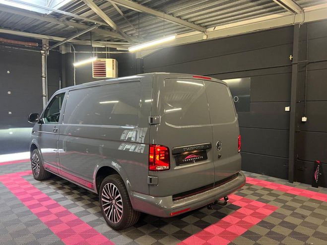 Volkswagen Transporter 6.1 VAN T6 L1H1 2.0 TDI 150 / BOITE AUTO Gris de 2023