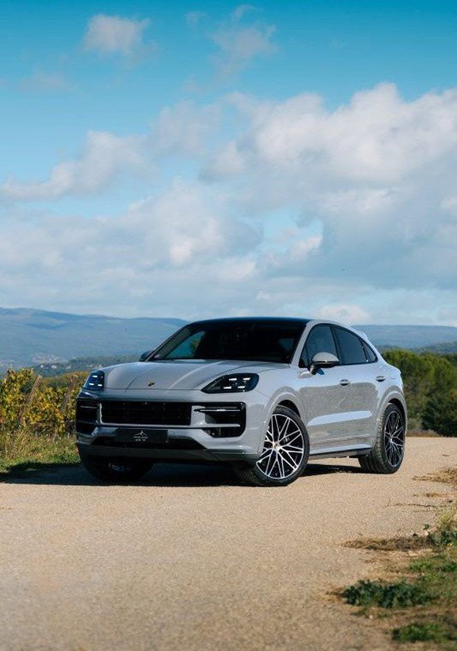Porsche Cayenne 3.0 v6 e-hybrid coupe Gris de 2024