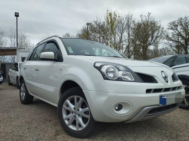 Renault Koleos I (H45) 2.0 dCi 150ch FAP Carminat BLANC de 2011