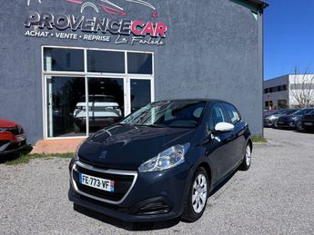  Voir d&eacute;tails -Peugeot 208 1.2 PureTech 68ch E6.c Like 5p &agrave;  La Farl�de (83)
