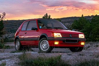  Voir d&eacute;tails -Peugeot 205 1.6 GTI 115 &agrave; �guilles (13)