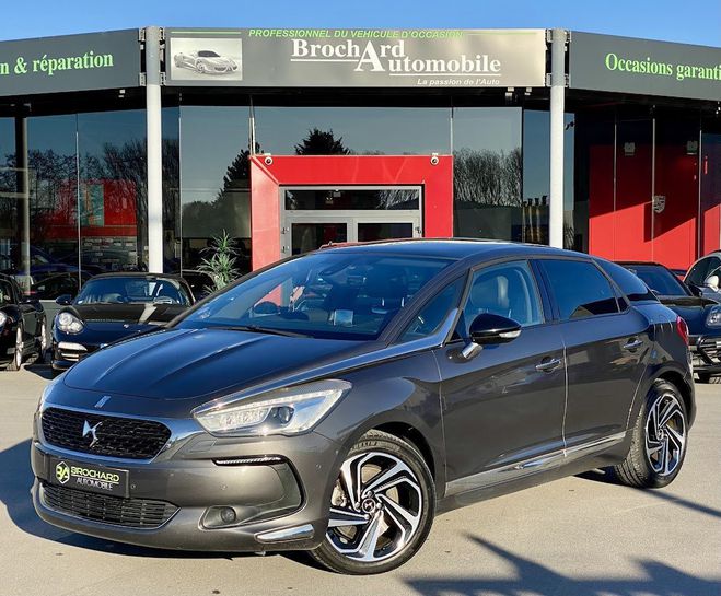 Cliquer pour voir la photo suivante Citroen DS 5 Sport Chic / 1.6l 211 CH BVM 6 / Franç Gris de 2017
