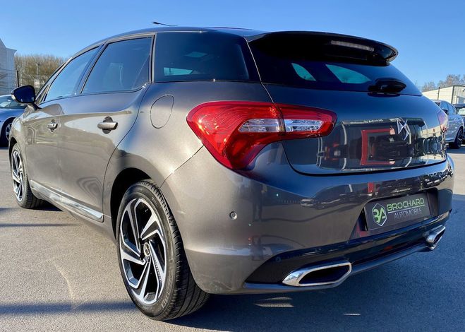 Citroen DS 5 Sport Chic / 1.6l 211 CH BVM 6 / Fran� Gris de 2017