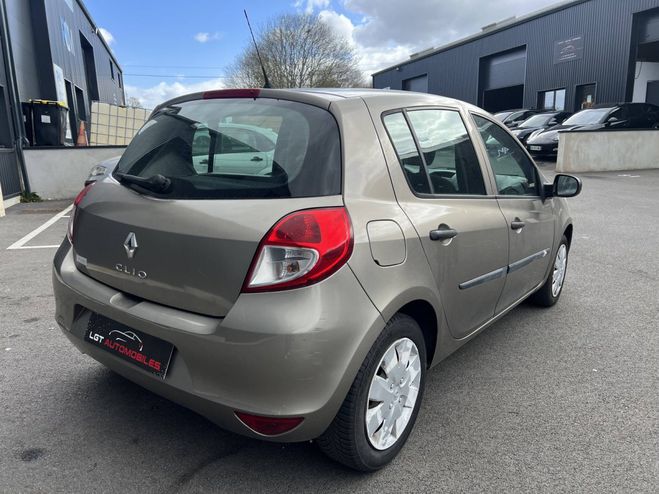 Renault Clio III (B/C85) 1.5 dCi 70ch Business 5p BEIGE de 2010