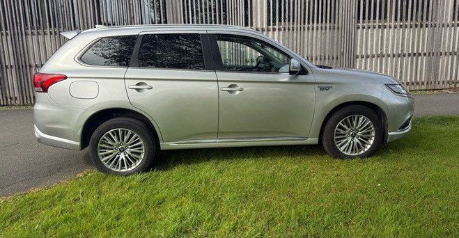 Mitsubishi Outlander twin motor intense 4wd Gris de 2018