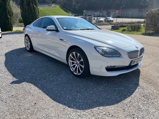 BMW Serie 6 650i V8 bi-turbo 450cv boite DKG blanche de 2013